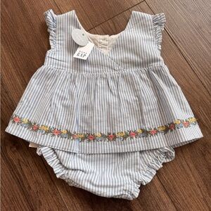 NWT Gap Baby Ruffle Bubble Outfit Set